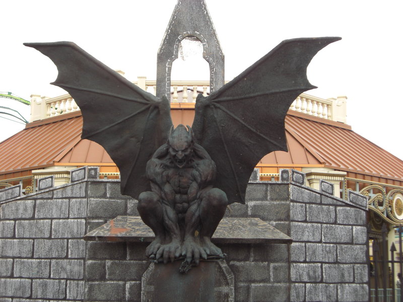 gargoyle_statue_by_nixie04.jpg